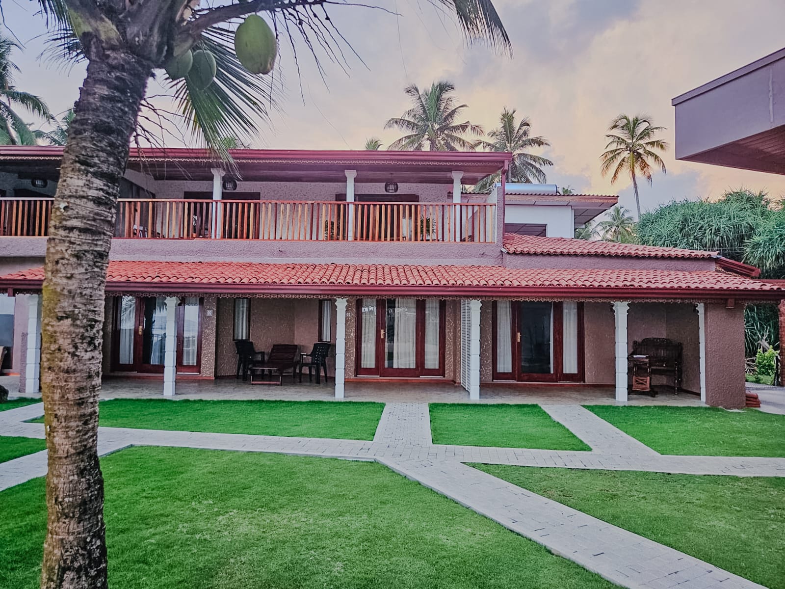 Hiru Aadya
